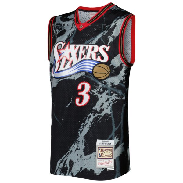 Allen Iverson Philadelphia 76ers Mitchell & Ness 2000/01 Hardwood Classics Marble Swingman Jersey - Black - Image 3