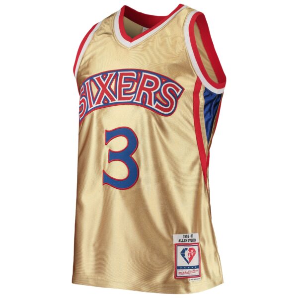 Allen Iverson Philadelphia 76ers Mitchell & Ness 75th Anniversary 1996/97 Hardwood Classics Swingman Jersey - Gold - Image 3