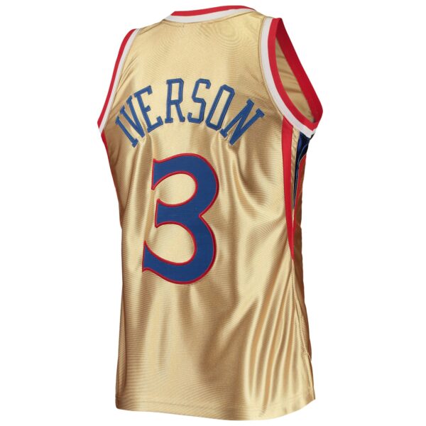 Allen Iverson Philadelphia 76ers Mitchell & Ness 75th Anniversary 1996/97 Hardwood Classics Swingman Jersey - Gold - Image 4