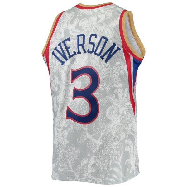 Allen Iverson Philadelphia 76ers Mitchell & Ness Hardwood Classics 1996/97 Lunar New Year Swingman Jersey - White - Image 4