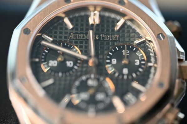 Audemars Piguet Royal Oak Chrono 50Th Anniversary Green Dial Watch - Image 4