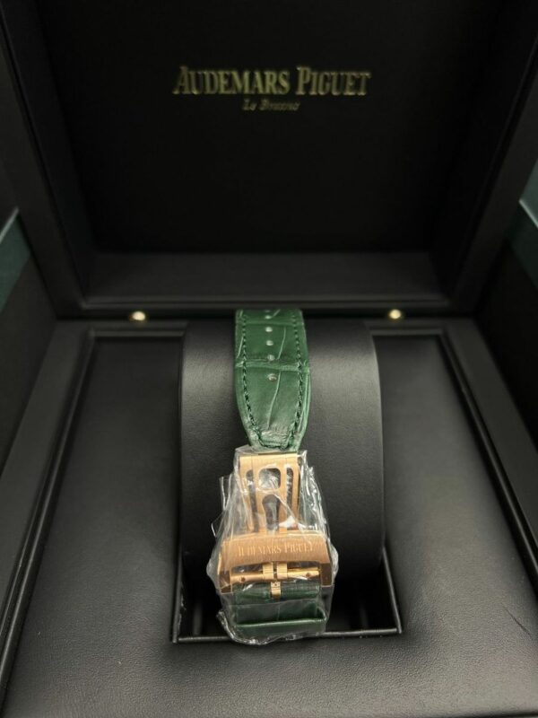 Audemars Piguet Royal Oak Chrono 50Th Anniversary Green Dial Watch - Image 8