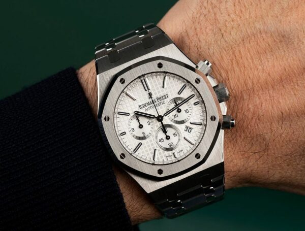 Audemars Piguet Royal Oak Chronograph 41Mm Silver-Toned Dial 26320St.Oo.1220St.02 Watch - Image 2