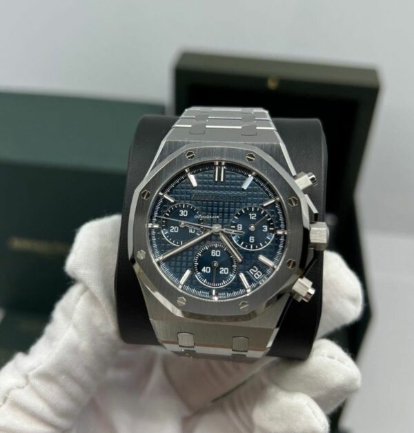 Audemars Piguet Royal Oak Chronograph Blue Dial 41Mm Watch - Image 2