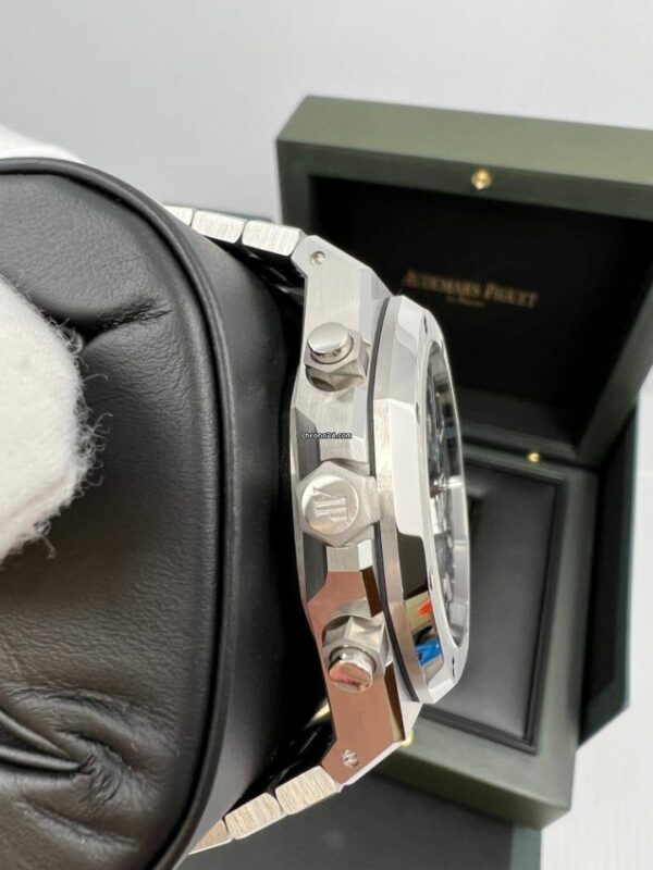 Audemars Piguet Royal Oak Chronograph Blue Dial 41Mm Watch - Image 6