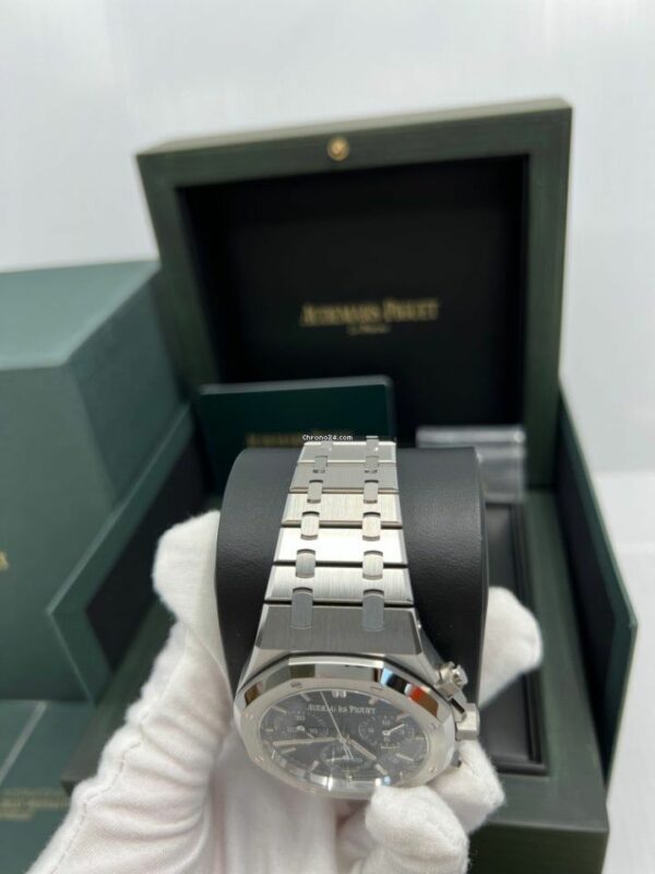 Audemars Piguet Royal Oak Chronograph Blue Dial 41Mm Watch - Image 3