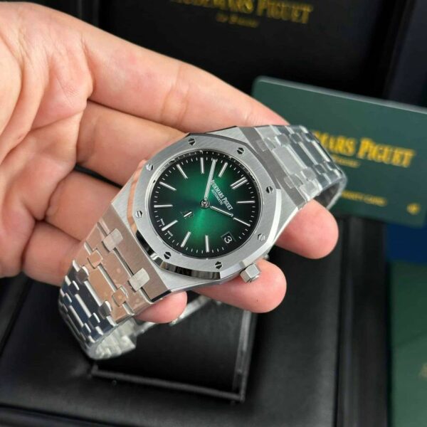 Audemars Piguet Royal Oak Jumbo 15202PT.OO.1240PT.01 Watch - Image 4