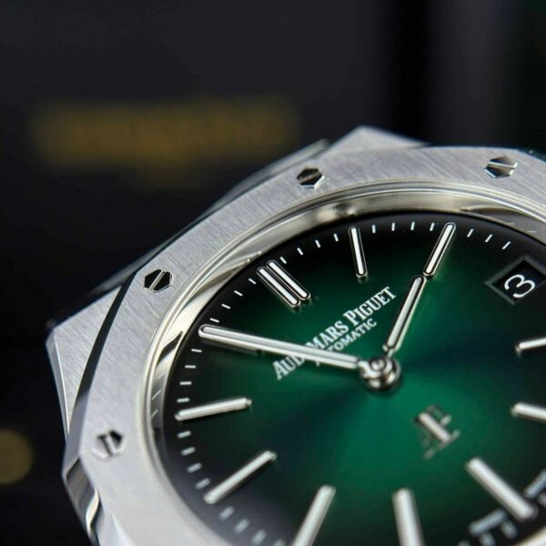 Audemars Piguet Royal Oak Jumbo 15202PT.OO.1240PT.01 Watch - Image 8