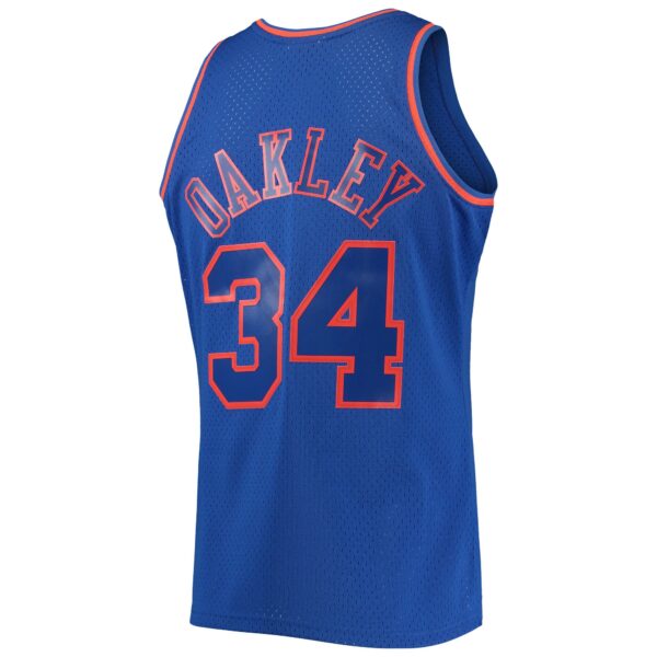 Charles Oakley New York Knicks Mitchell & Ness 1996/97 Hardwood Classics Swingman Jersey - Blue - Image 4