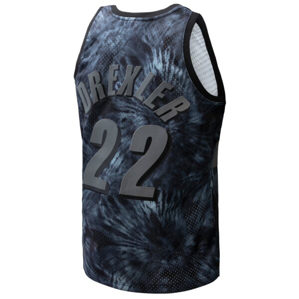 Clyde Drexler Portland Trail Blazers Mitchell & Ness Hardwood Classics 1991/92 Tie-Dye Swingman Jersey - Black - Image 4