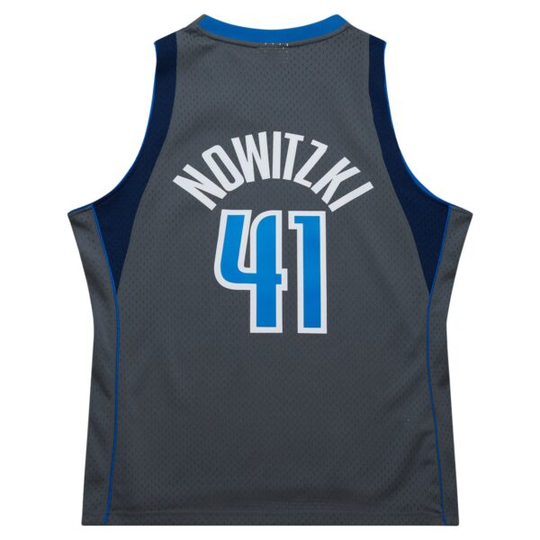 Dirk Nowitzki Dallas Mavericks Mitchell & Ness 2003/04 Hardwood Classics Swingman Jersey - Gray - Image 4