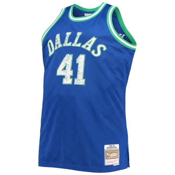 Dirk Nowitzki Dallas Mavericks Mitchell & Ness Big & Tall 1998/99 NBA 75th Anniversary Diamond Swingman Jersey - Blue - Image 3
