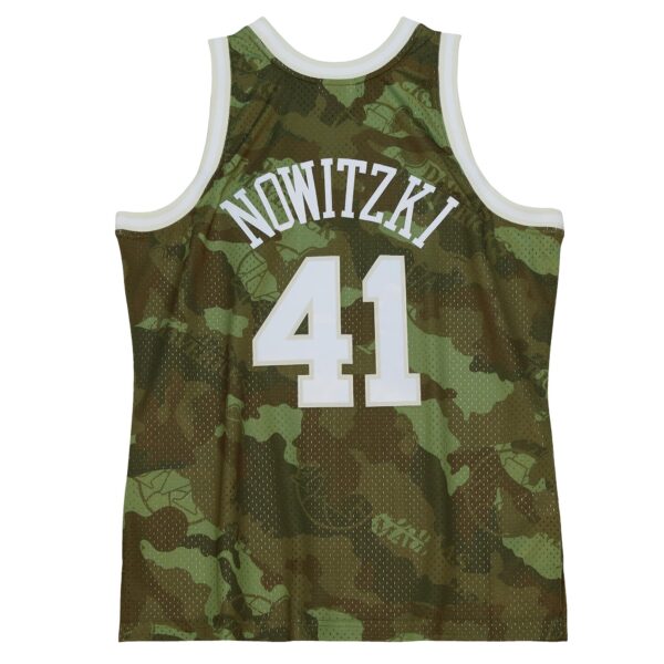 Dirk Nowitzki Dallas Mavericks Mitchell & Ness Hardwood Classics 1998/99 Ghost Green Swingman Jersey - Camo - Image 4