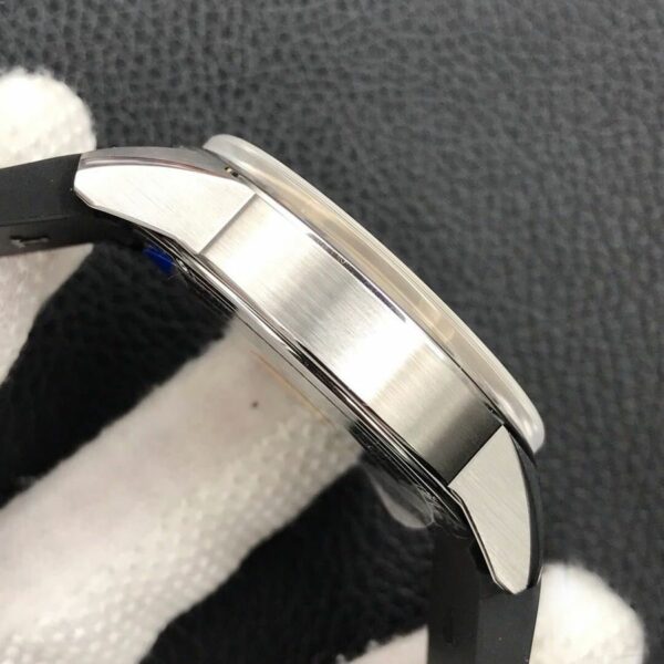 Jaeger LeCoultre Geographic 9068670 Black Strap Mens Watch - Image 7