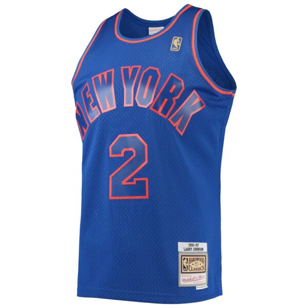 Larry Johnson New York Knicks Mitchell & Ness 1996/97 Hardwood Classics Swingman Jersey - Blue - Image 3