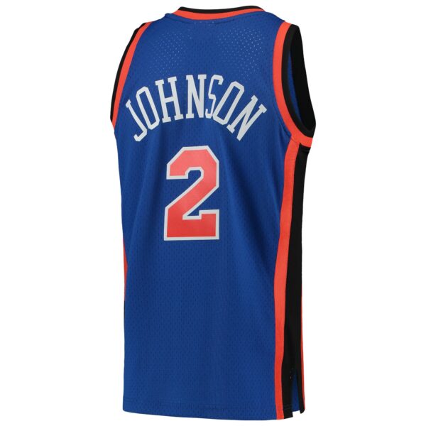 Larry Johnson New York Knicks Mitchell & Ness 1998/99 Hardwood Classics Swingman Jersey - Blue - Image 4