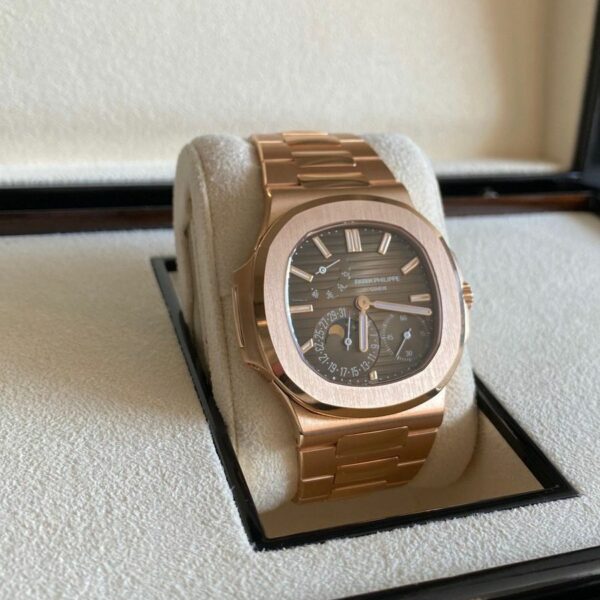 Luxury Patek Philippe Nautilus 5712R Gold Watch - Image 5