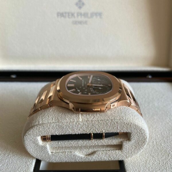 Luxury Patek Philippe Nautilus 5712R Gold Watch - Image 7