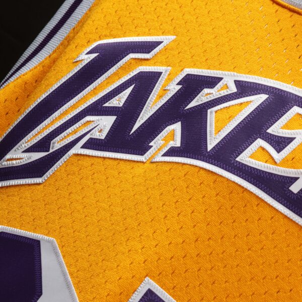 Magic Johnson Los Angeles Lakers Mitchell & Ness 1984/85 Hardwood Classics Swingman Jersey - Gold - Image 5