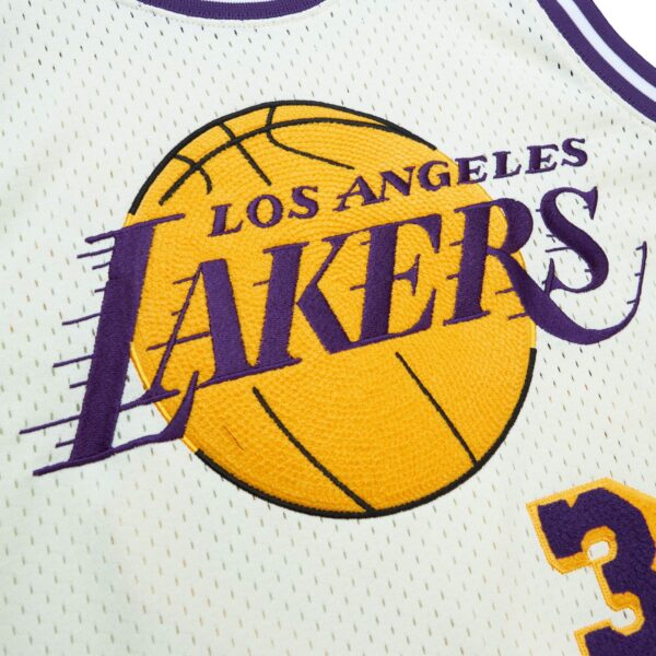 Magic Johnson Los Angeles Lakers Mitchell & Ness Chainstitch Swingman Jersey - Cream - Image 5
