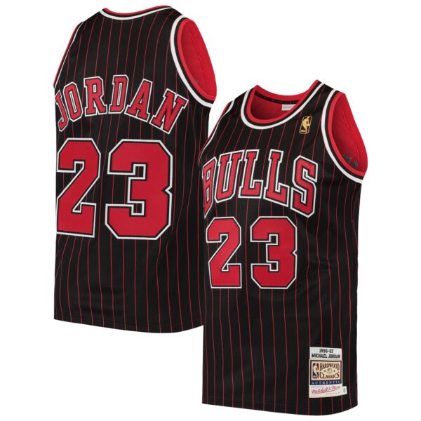 Michael Jordan Chicago Bulls Mitchell & Ness 1996/97 Hardwood Classics Authentic Jersey - Black - Image 2