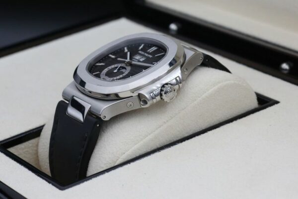Patek Philippe Nautilus 40.5Mm Black Dial 5726A-001 Watch - Image 5