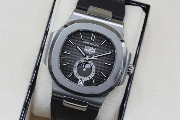 Patek Philippe Nautilus 40.5Mm Black Dial 5726A-001 Watch - Image 3