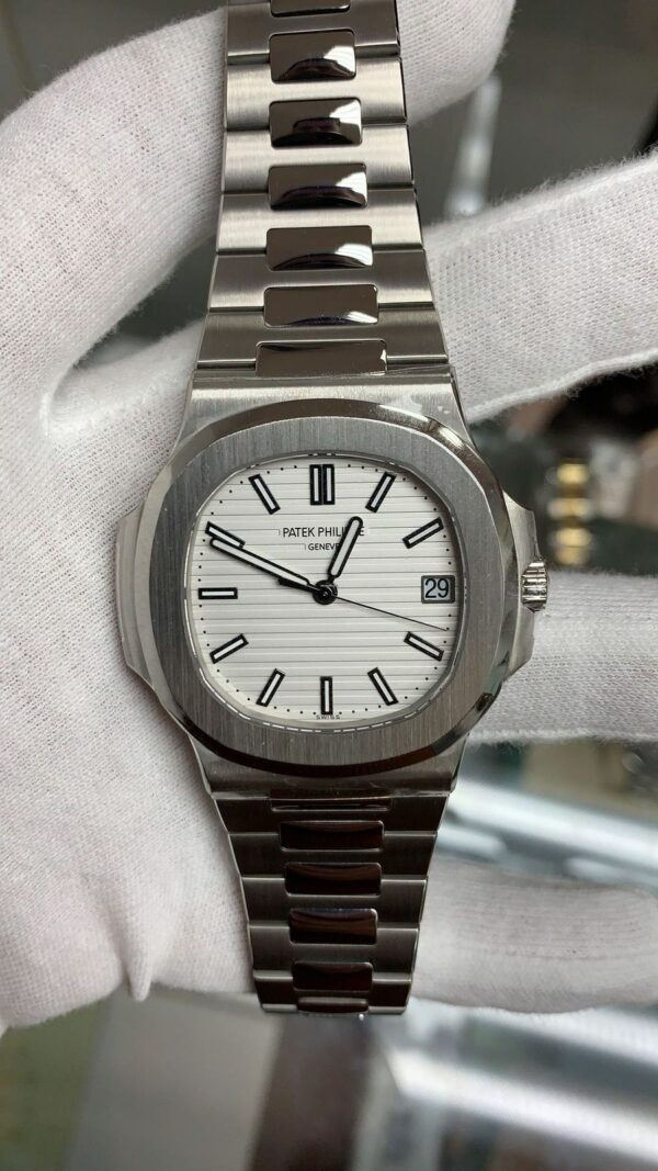Patek Philippe Nautilus 5711/1A-011 Watch - Image 2