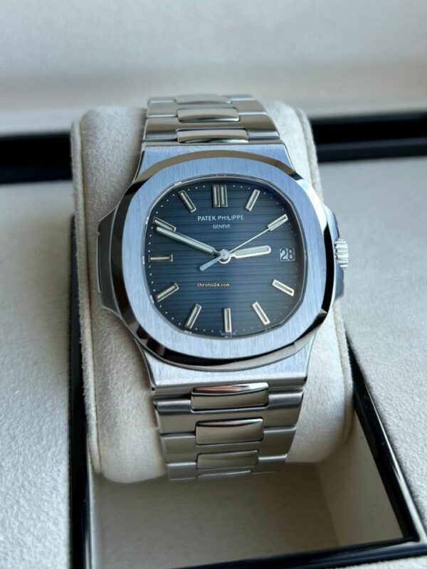Patek Philippe Nautilus Blue Dial Stainless Steel MenS Watch 5711/1A-010 - Image 9