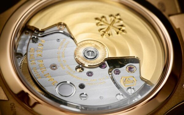 Patek Philippe Nautilus Ladies Automatic Watch, 18k Rose Gold, 35,2mm, Ref#7118/1R-001 - Image 7