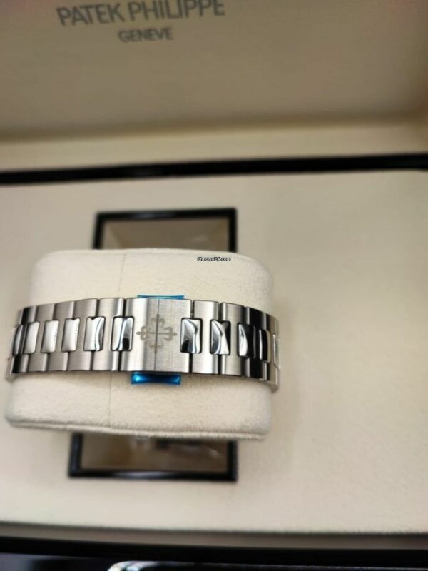 Patek Philippe Nautilus Steel 5726-1A-014 With Black Gradated Dial Watch - Image 5
