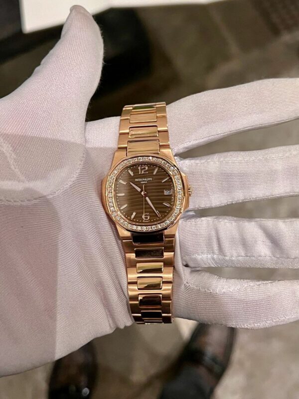 Patek Philippe Nautilus WomenS Watch 7010/1R-012 - Image 4