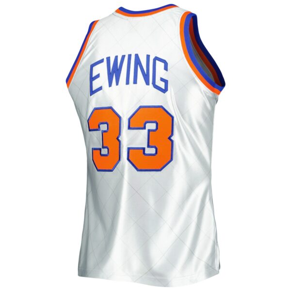 Patrick Ewing New York Knicks Mitchell & Ness 1985/86 Hardwood Classics 75th Anniversary Swingman Jersey - Platinum - Image 4