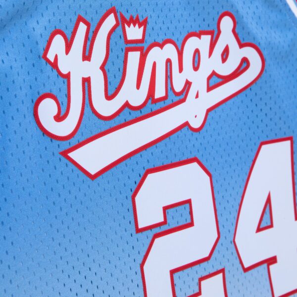Reggie Theus Sacramento Kings Mitchell & Ness 1985/86 Hardwood Classics Fadeaway Swingman Player Jersey - White/Light Blue - Image 5
