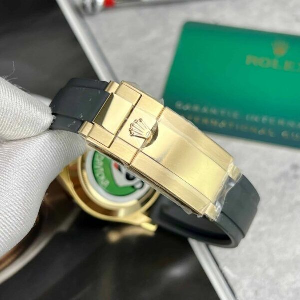 Rolex Cosmograph Daytona Champagne Dial Oysterflex Yellow Gold Mens Watch 116518Ln - Image 9