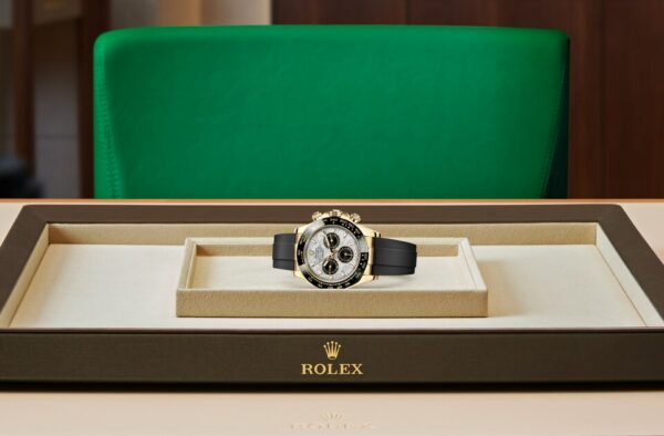 Rolex Cosmograph Daytona Oyster, 40 mm, yellow gold M116518LN-0076 - Image 5