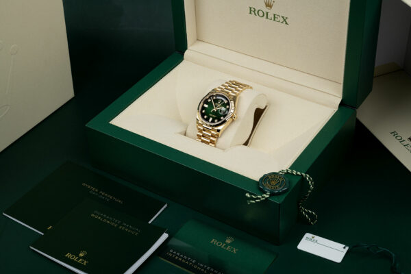 Rolex DAY-DATE 36  Oyster, 36 mm, yellow gold  M128238-0069 - Image 3