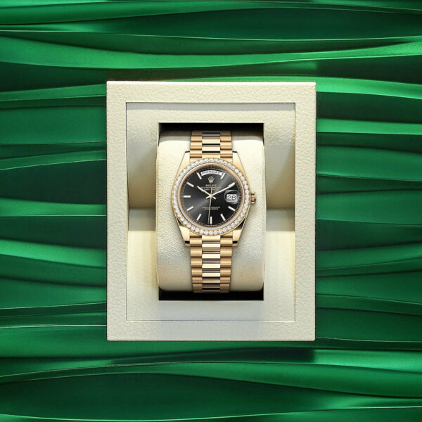 Rolex Day-Date 40, 18k Yellow Gold with Diamond-set, 40mm, Ref# 228348rbr-0043 - Image 5