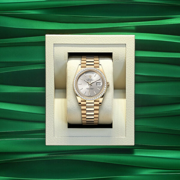 Rolex Day-Date 40, 18k Yellow Gold with Diamond-set, 40mm, Ref# 228398tbr-0040 - Image 5