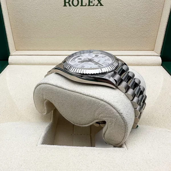 rolex day date 40 presidential 228239 fluted bezel baguette diamond meteorite dial 3003 87xru.webp