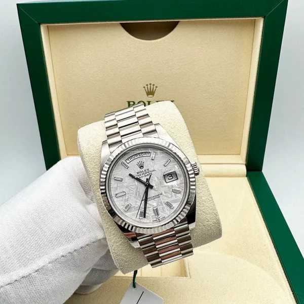 rolex day date 40 presidential 228239 fluted bezel baguette diamond meteorite dial 3472 zmdbc.webp