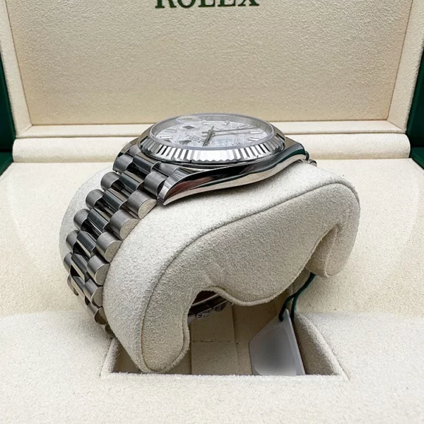 rolex day date 40 presidential 228239 fluted bezel baguette diamond meteorite dial 9362 7sz8v.webp