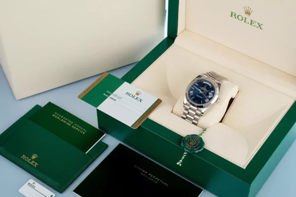 Rolex Day-Date Oyster, 40 mm, white gold M228239-0007 - Image 5