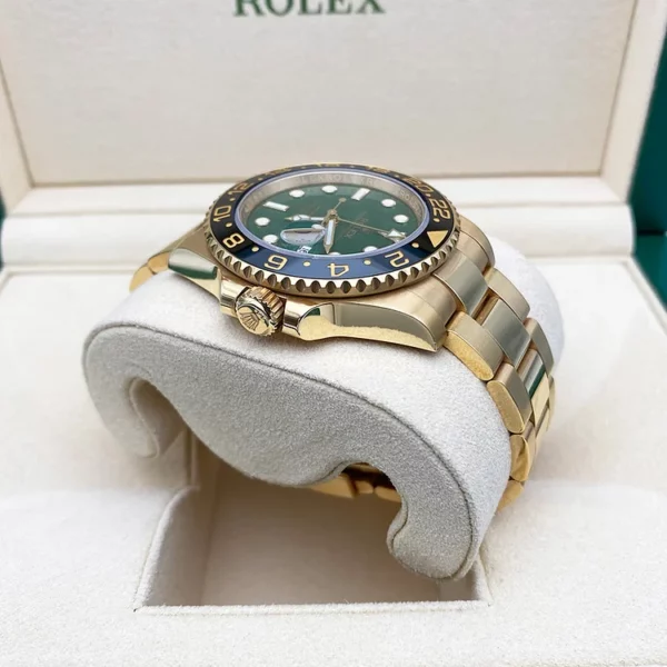 rolex gmt master ii 40mm 116718 green dial 2225 ssir7.webp
