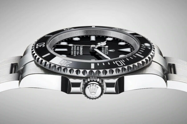 Rolex Submariner 41 mm Oystersteel Ref# 124060 - Image 2
